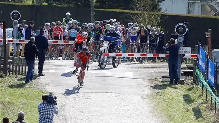 Aangifte Franse Spoorwegen tegen overstekende renners