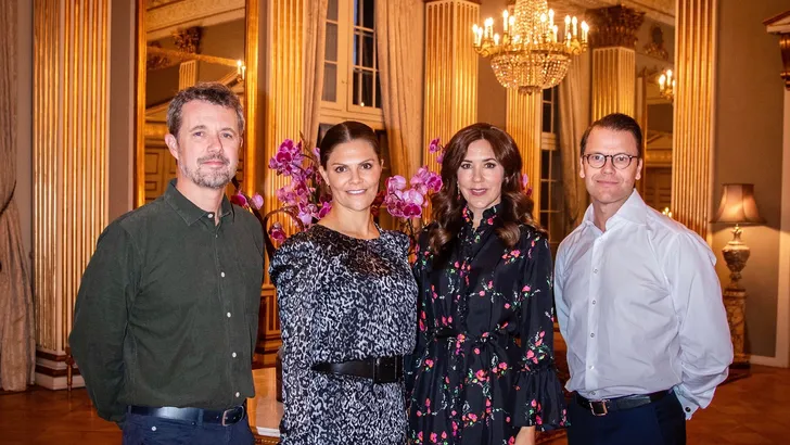 Prinses Mary ontvangt prinses Victoria 