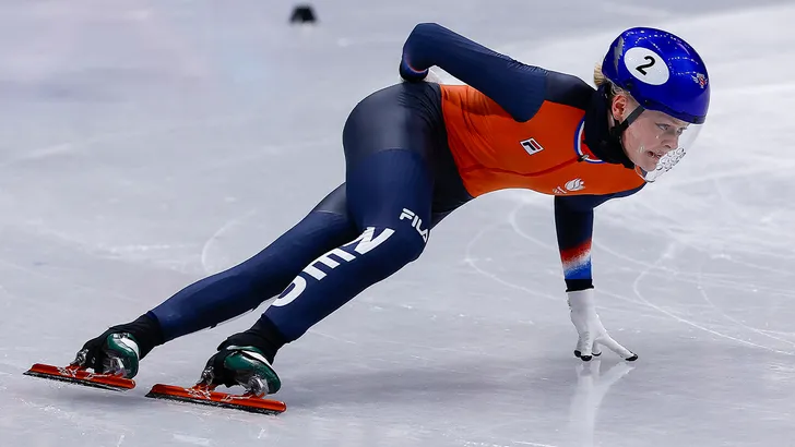 Xandra Velzeboer tijdens de 1.000 meter shorttrack voor vrouwen op de Olympische Spelen in Milaan