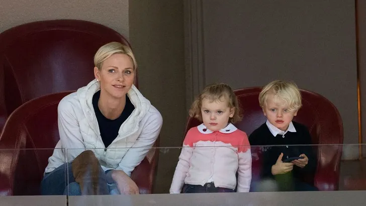 Monaco: tweeling met prinses Charlene op safari