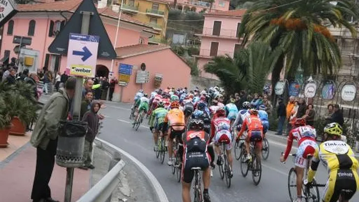 SANREMO: Peloton op weg in nummer 100