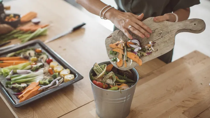 Making compost from vegetable leftovers