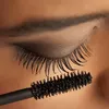 Aha! Volgens deze TikTok-video kun je je mascara véél makkelijker aanbrengen