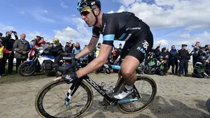 Tour of Britain: Stannard pakt ritzege met majestueuze solo