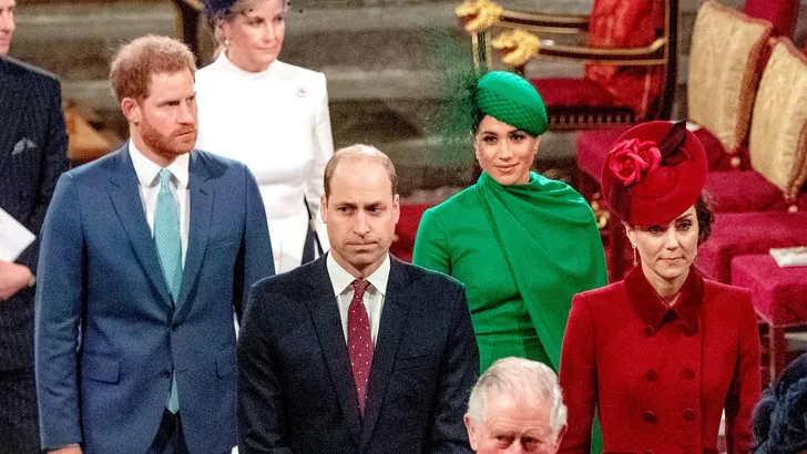 De verborgen betekenissen van de royal outfits tijdens laatste officiële taak Sussex'jes
