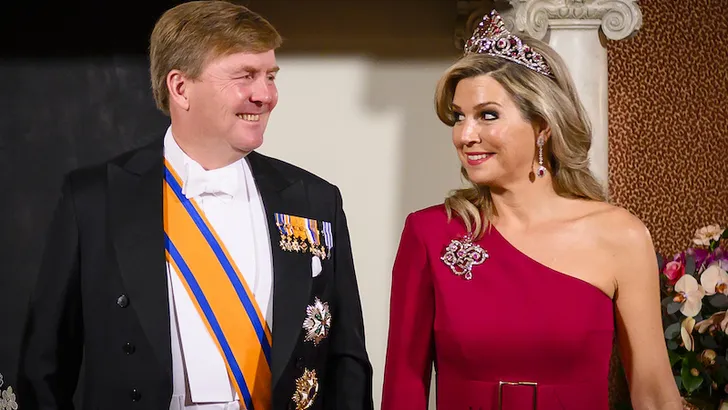 Wow! Máxima in temperamentvol (en sexy!) rood