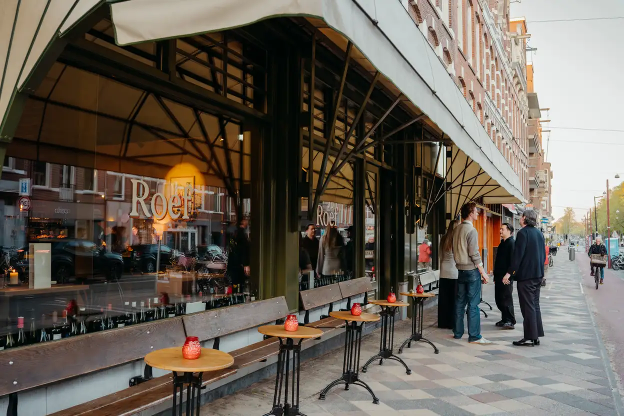 In Amsterdam-Oost vind je het gezellige restaurant Roef