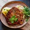 Ouderwets lekker: huisgemaakte schnitzels met aardappelpuree en romige mosterdsaus | Noorderland