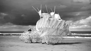 Exposities over Strandbeesten, Frans licht en Job, Joris & Marieke