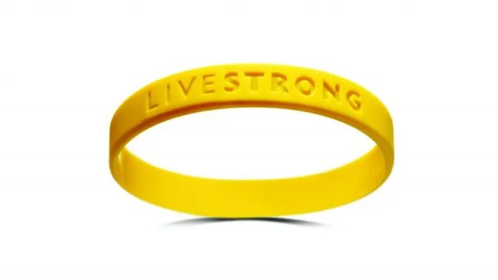 Armstrong treedt af bij Livestrong, Nike sponsor af