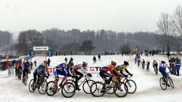 Veel sneeuw en ijs op het WK-parkoers in Tabor