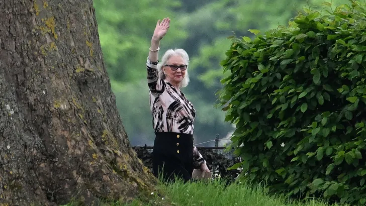 angela kelly kamenier koningin elizabeth vertrek windsor