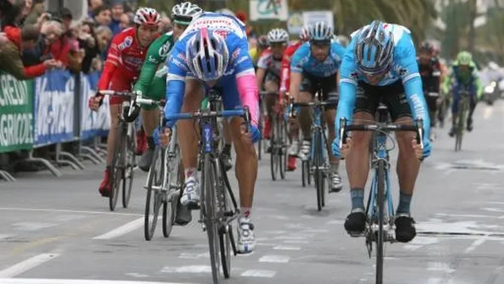 Bennati klopt Petacchi in Ronde van Valencia