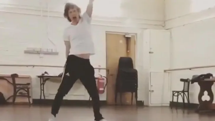 Wow, kijk Mick Jagger dansen!