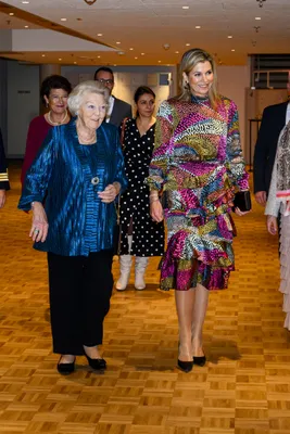 Máxima en Beatrix in de concerthal