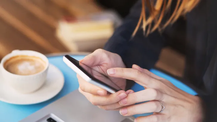 Onderzoek: zó vaak ontgrendelen we onze telefoon per dag