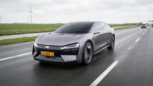 Chinezen doen het onmogelijke en lanceren dit jaar nog een elektrische auto met een actieradius van 1500 kilometer