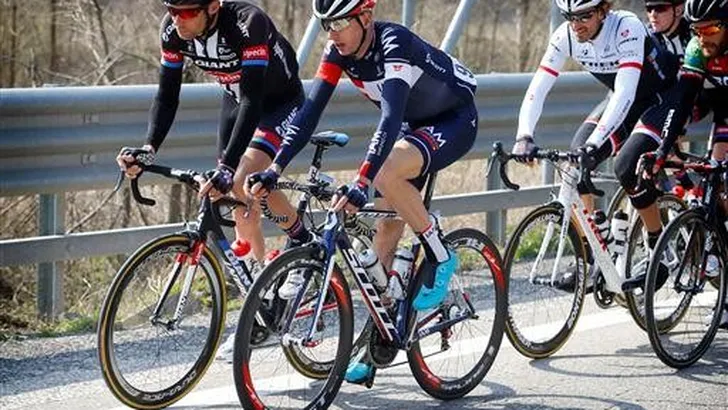 IAM Cycling met Clement naar de Giro