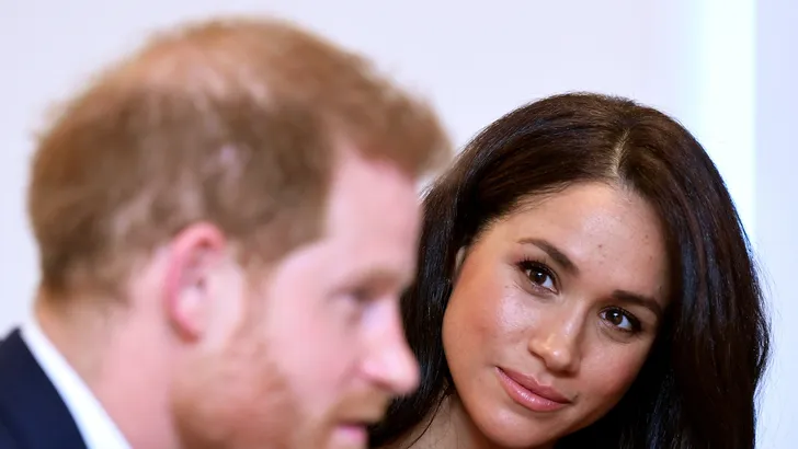 Prins Harry praat over zwangerschap Meghan en wordt emotioneel