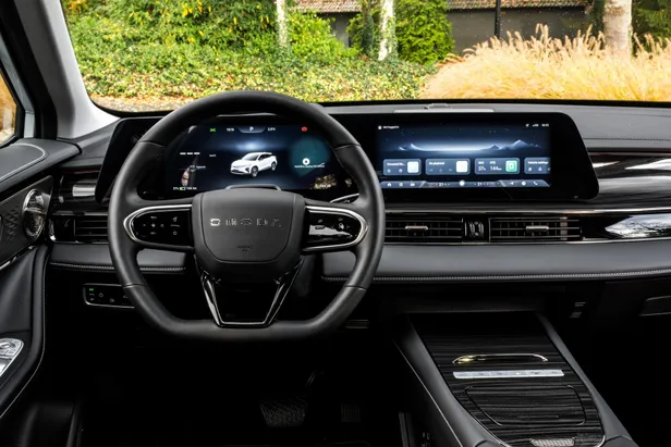 Omoda & Jaecoo introduceert de nieuwe Omoda 5 EV en Omoda 5 SHS-H
