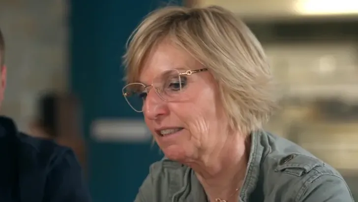 Videostill van moeder Marian uit Winter Vol Liefde.