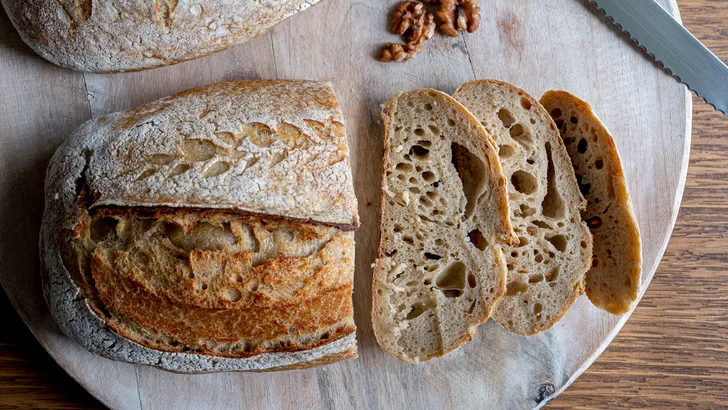 De biologie van zuurdesem: waarom dit ambachtelijke brood je darmen rust geeft