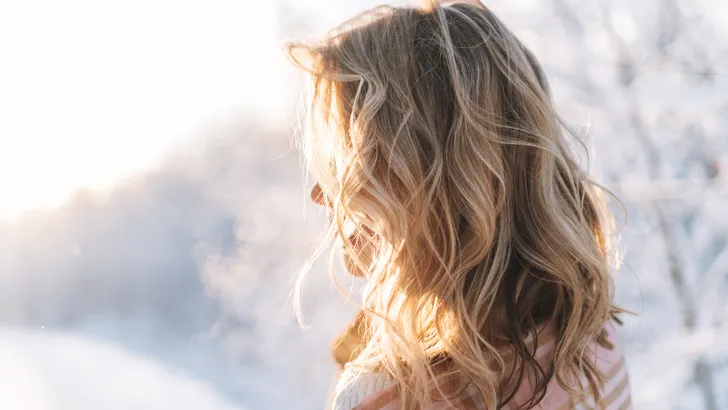 Help je krullen de winter door: 5 onmisbare tips
