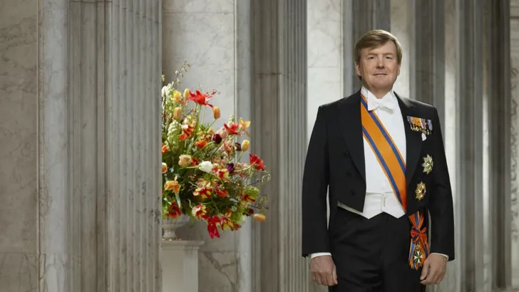 Koning Willem-Alexander krijgt de Kousenband!