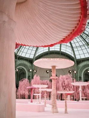 Het decor van de Chanel Spring/Summer 2026 Haute Couture-show