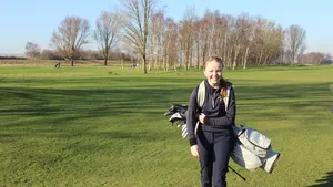 Als het aan Britt van Leeuwen ligt komt er nog veel meer jeugd naar de golfbaan.