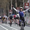 Marta Cavalli verrast met overwinning in Amstel Gold Race na late uitval: 'Ik ging op het juiste moment'