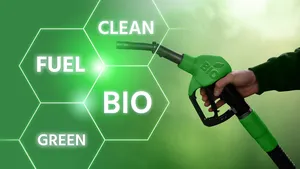 Alternatieve brandstoffen als E-Fuels en HVO100 zijn te inefficiënt om verbrandingsmotor te redden