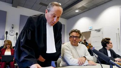 Borsato werd bijgestaan door advocatenduo Geert-Jan en Carry Knoops.