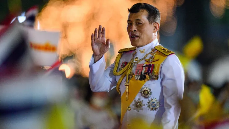 Huh, heeft de Thaise koning nu een dubbelganger?