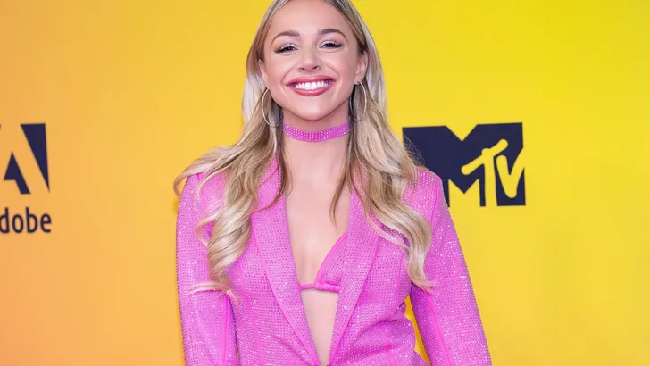 Emma Heesters bij de MTV EMA 2021 in Boedapest