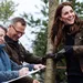 Hertogin Kate maakt haar handen vuil
