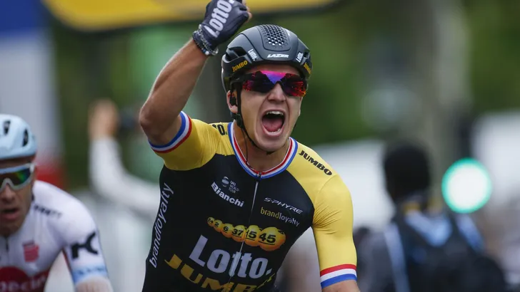 Dylan Groenwegen wint voorlaatste etappe Tour of Britain 