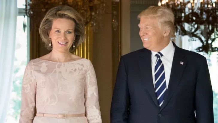 Donald Trump doet een rondje royals 