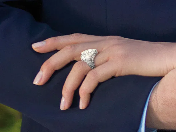 Detailfoto van de verlovingsring van prinses Charlene, 2011.