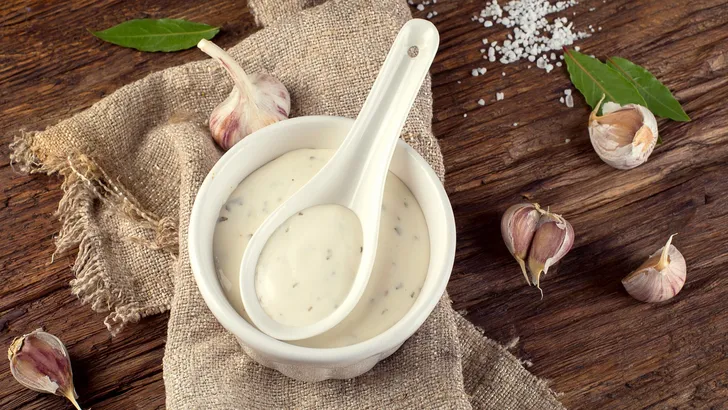 Recept: magere knoflooksaus