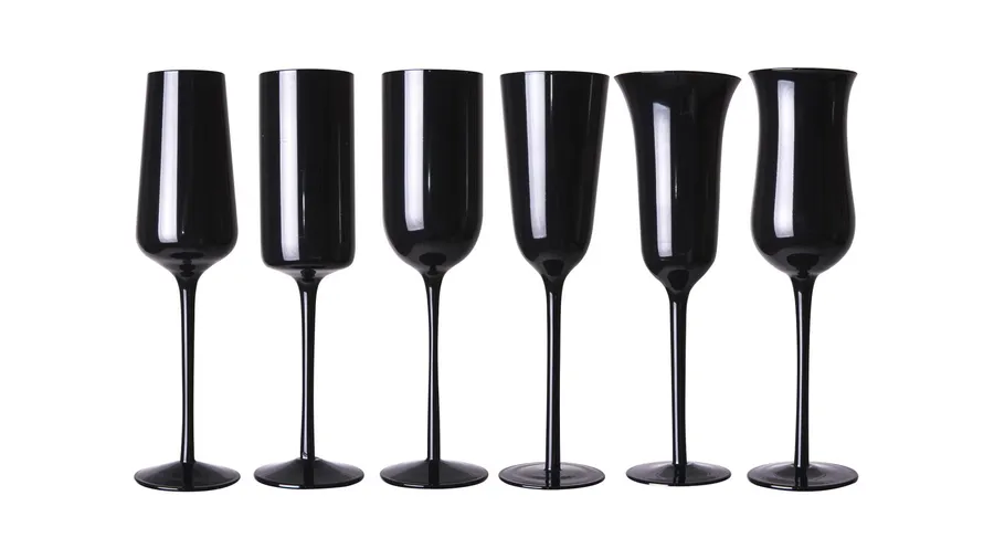 Zwarte champagneglazen