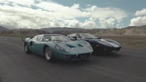 VIDEO: Ford GT40 vs Ford GT