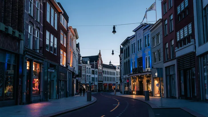 Winkelstraat in Den Bosch - parkeren