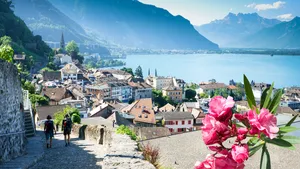 Ontdek de charme van de Zwitserse Rivièra in de lente. Montreux biedt bloemen, bergen en een vleugje glamour voor de perfecte getaway.