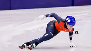 Xandra Velzeboer tijdens het shorttracken op de Olympische Spelen in Milaan