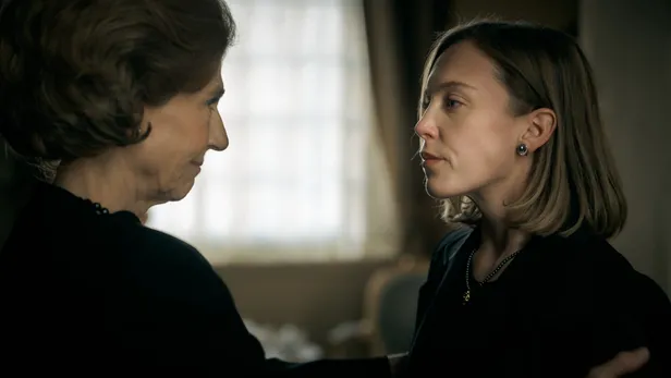 De eerste stills van Laura Bakker als Mabel.