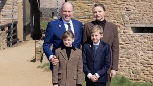 Prins Albert en prinses Charlene met prinses Gabriella en prins Jacques.