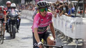 Van Vleuten breekt pols bij valpartij in Giro Rosa