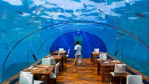 In dít restaurant zit je 3 meter onder de Indische Oceaan