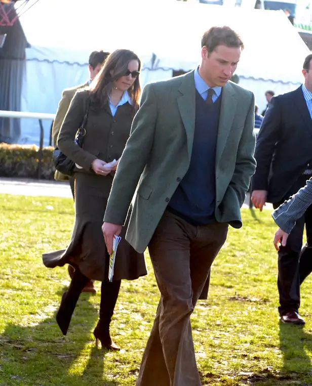 Toen nog de-vriendin-van: Kate Middleton heeft van jongs af aan al een voorkeur voor visgraat-blazers.